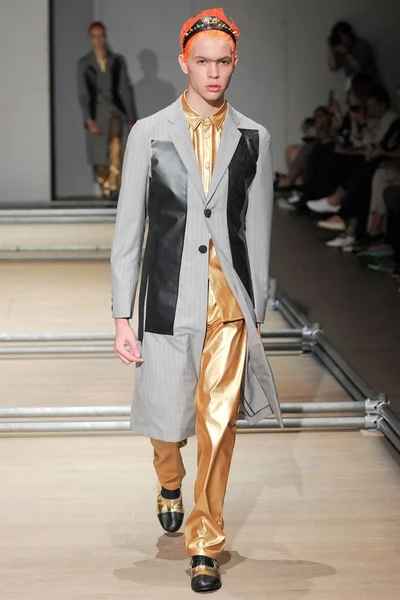 Look 29